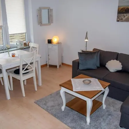 1 Im Haus Sylvia,