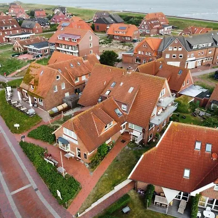 1 Im Haus Sylvia, *